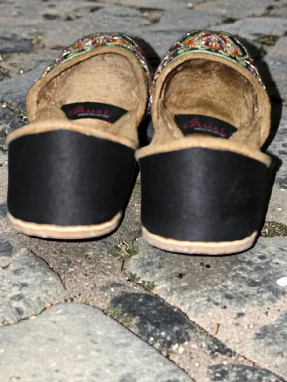 Amal Collection Floral Embroidered Black Khussa Flats - Picture 9 of 10